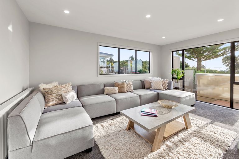 Photo of property in 30 Takahe Drive, Cashmere, Christchurch, 8022