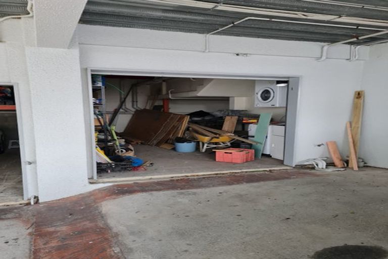 Photo of property in 1/15 Hawker Street, Mount Victoria, Wellington, 6011