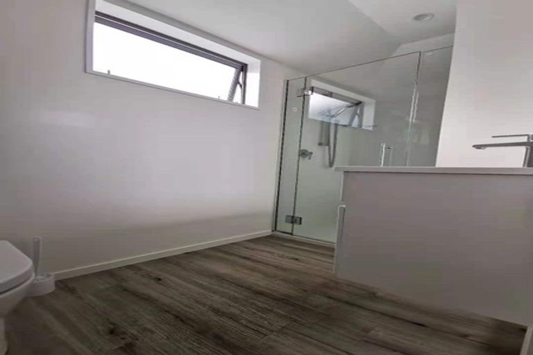 Photo of property in 1/2 Montana Avenue, Ilam, Christchurch, 8041