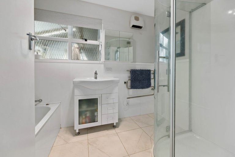 Photo of property in 48 Richmond Avenue, Richmond Heights, Taupo, 3330