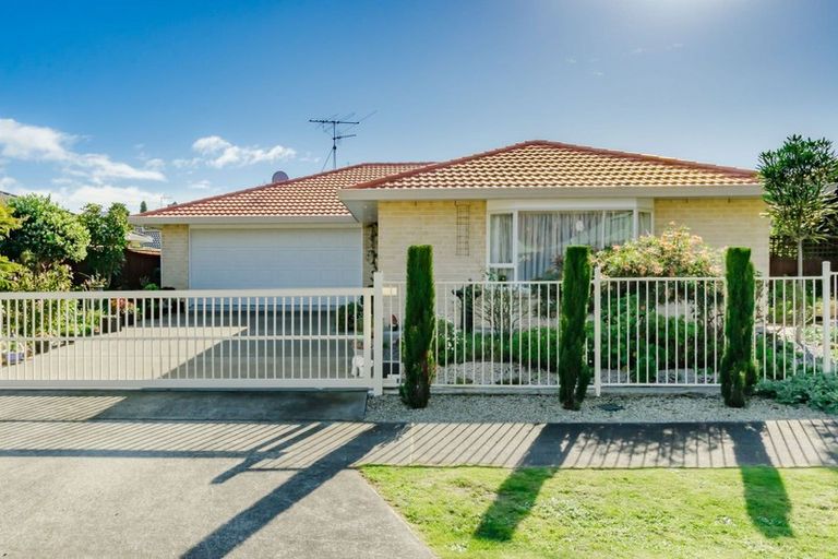 Photo of property in 63 Weggery Drive, Waikanae Beach, Waikanae, 5036