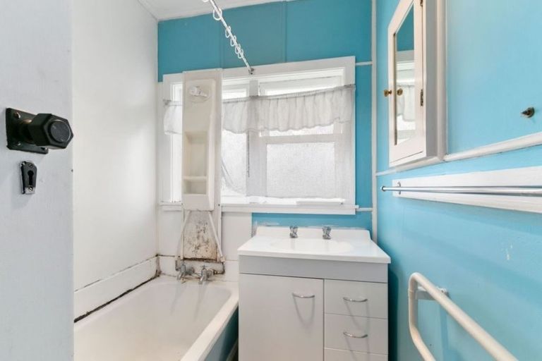 Photo of property in 21-22 Trevethick Grove, Woburn, Lower Hutt, 5010