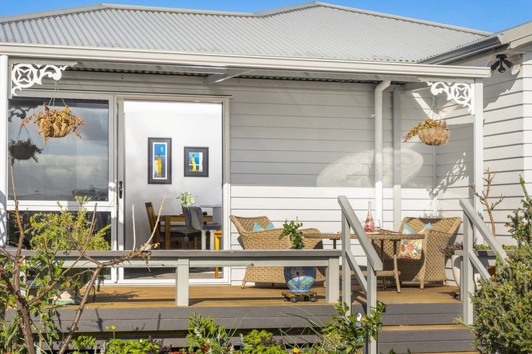 Photo of property in 11 Kamahi Crescent, Papamoa Beach, Papamoa, 3118