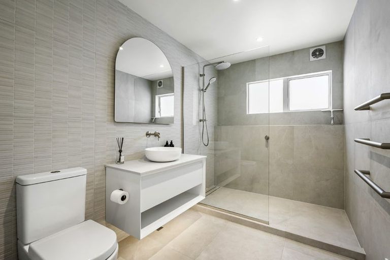 Photo of property in 8/118 Vauxhall Road, Narrow Neck, Auckland, 0624