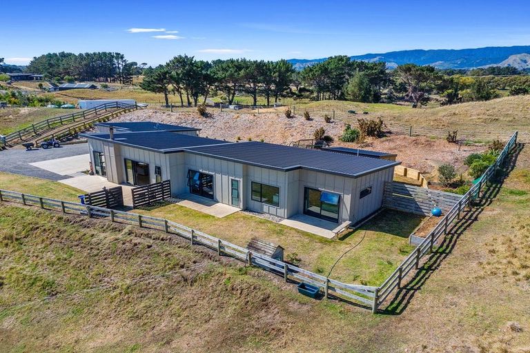 Photo of property in 174 Harakeke Road, Te Horo, Otaki, 5581
