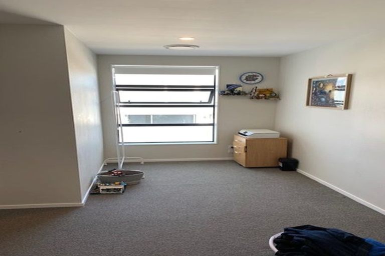 Photo of property in 27 Komanawa Lane, Mount Wellington, Auckland, 1062