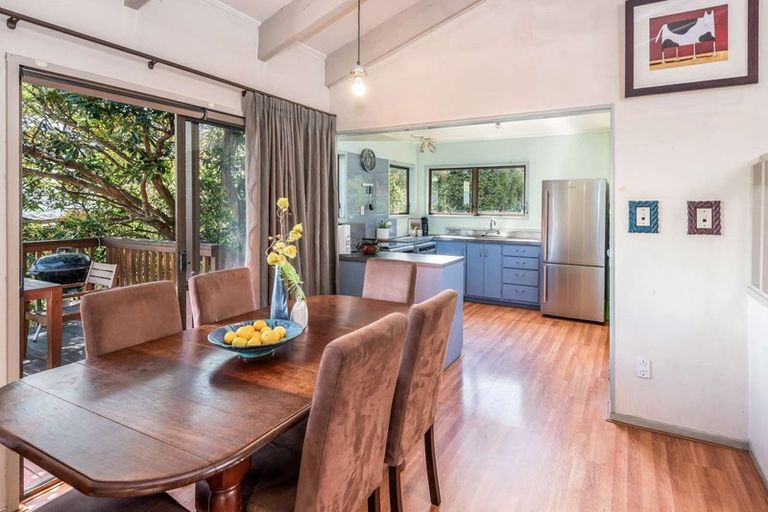 Photo of property in 125 Bradbury Road, Botany Downs, Auckland, 2010