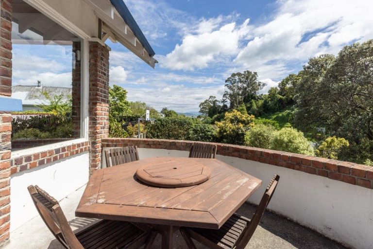 Photo of property in 60 Milton Road, Bluff Hill, Napier, 4110