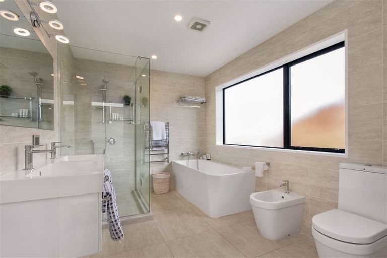 Photo of property in 447 Ilam Road, Bryndwr, Christchurch, 8052