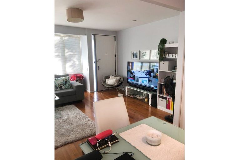 Photo of property in 21 Haven Drive, East Tamaki, Auckland, 2013