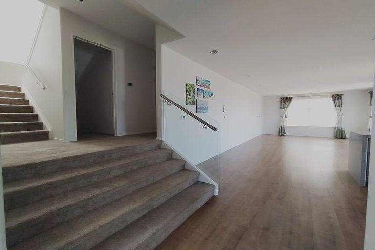 Photo of property in 14 Golden Morning Drive, Albany Heights, Auckland, 0632