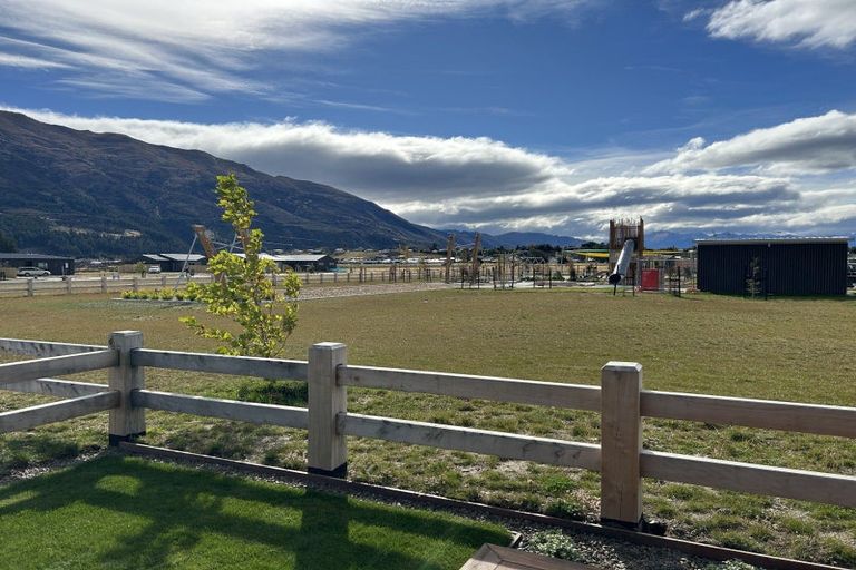 Photo of property in 150 Burdon Loop, Lake Hawea, 9382