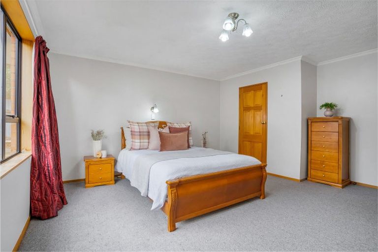 Photo of property in 1 Niddry Crescent, Winton, 9720