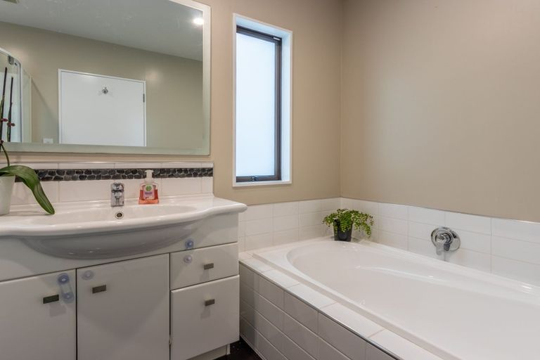 Photo of property in 10 Rodney Grove, Paraparaumu, 5032