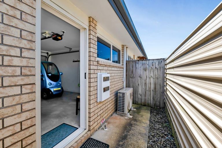 Photo of property in 9b Disraeli Street, Hawera, 4610