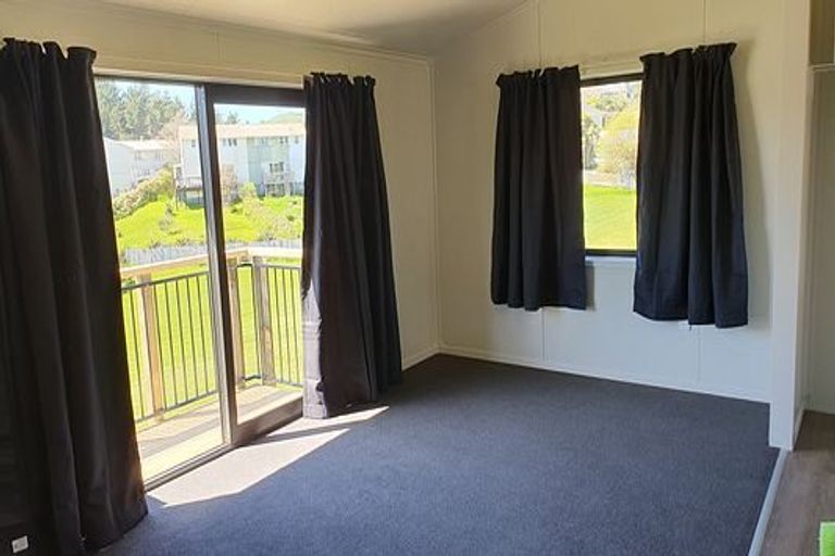 Photo of property in 119a Champion Street, Cannons Creek, Porirua, 5024