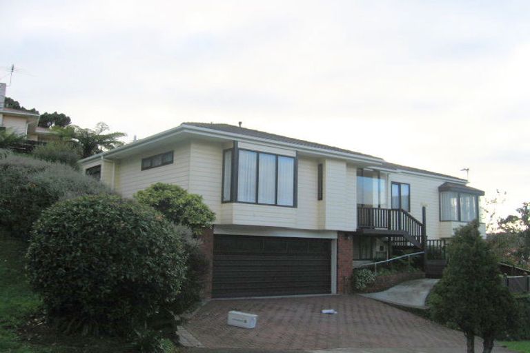 Photo of property in 2 Rembrandt Avenue, Tawa, Wellington, 5028