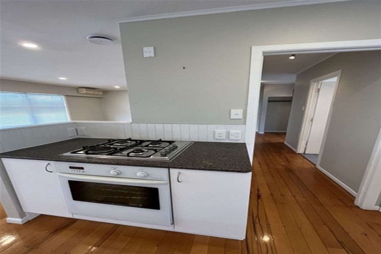 Photo of property in 1/23 Levesque Street, Birkdale, Auckland, 0626