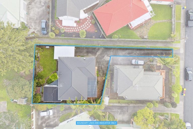 Photo of property in 1/17 Merriefield Avenue, Forrest Hill, Auckland, 0620