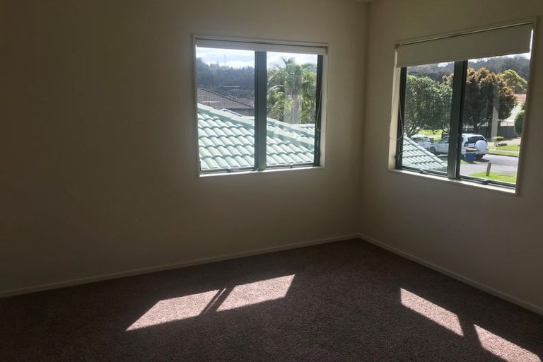 Photo of property in 28 Kinleith Way, Albany, Auckland, 0632