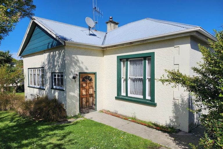 Photo of property in 7 Memorial Avenue, Parkside, Timaru, 7910