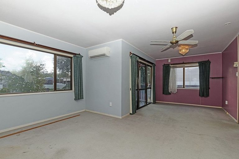 Photo of property in 5 Luanda Drive, Ranui, Auckland, 0612