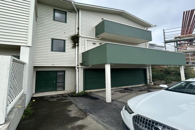 Photo of property in 3 Mitika Way, Strathmore Park, Wellington, 6022