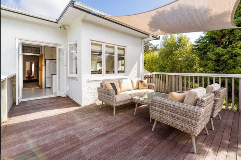 Photo of property in 12 Eastglen Road, Glen Eden, Auckland, 0602