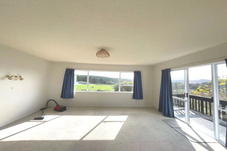 Photo of property in 74 Deacon Road, Riverhead, Kumeu, 0892