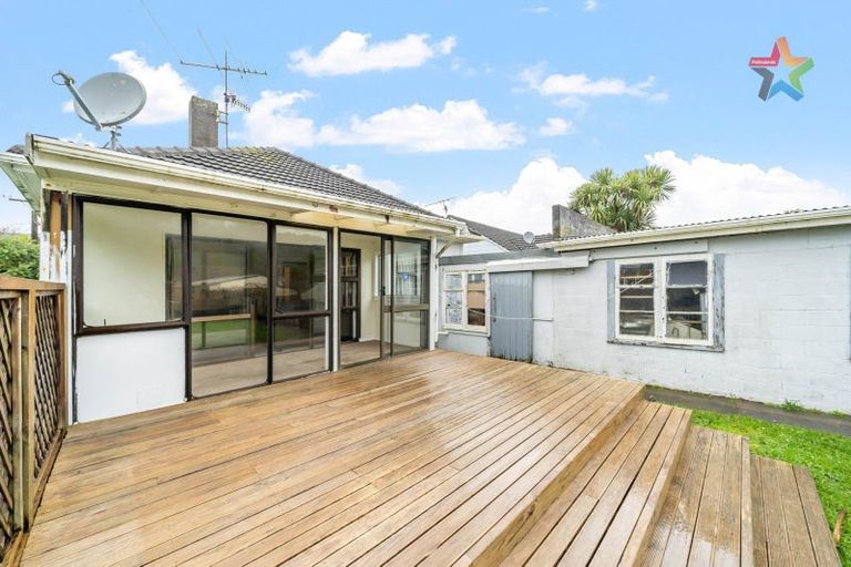 Photo of property in 33 Compton Crescent, Taita, Lower Hutt, 5011