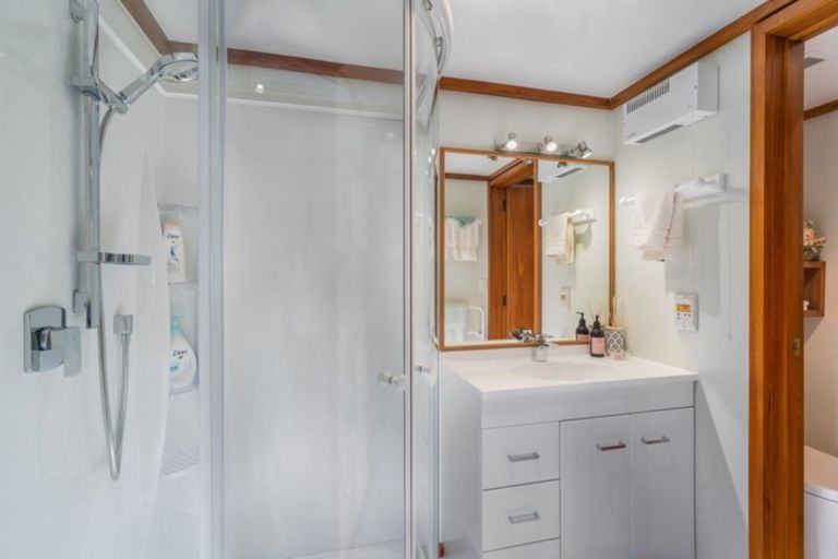 Photo of property in 39 Wakeman Road, Acacia Bay, Taupo, 3330