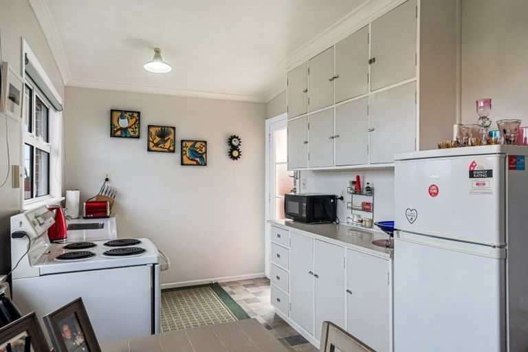 Photo of property in 75 Winchester Street, Levin, 5510