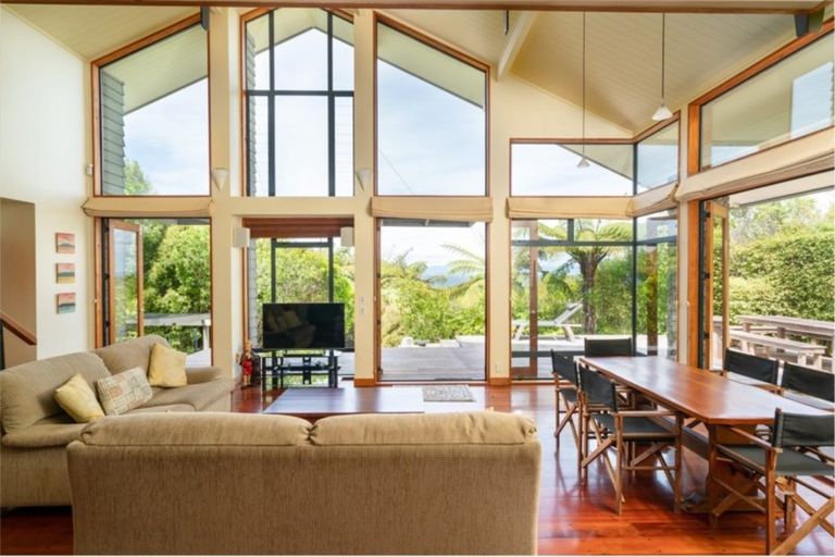 Photo of property in 10a Whakamoenga Point, Acacia Bay, Taupo, 3385