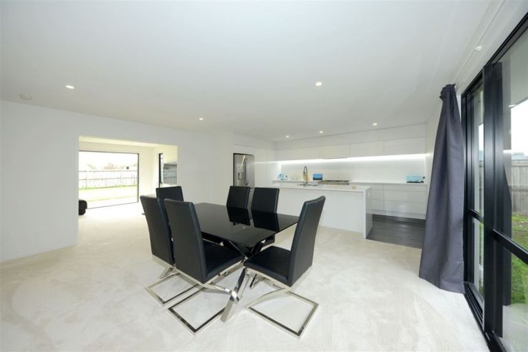 Photo of property in 6 Marble Court, Rolleston, 7614