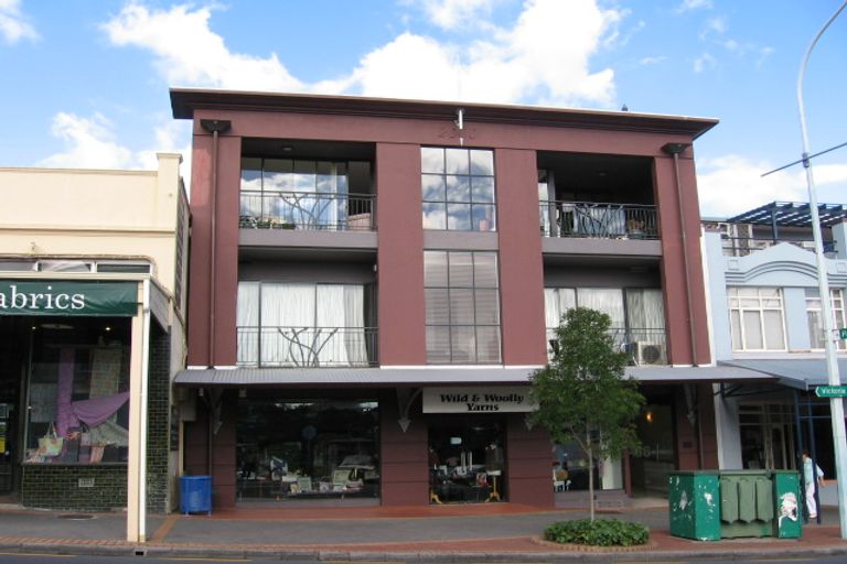 Photo of property in 1/36 Victoria Road, Devonport, Auckland, 0624