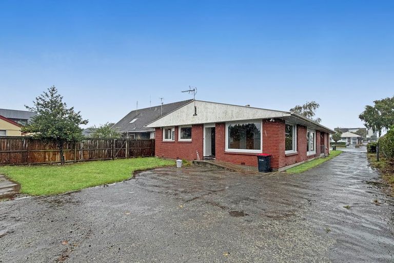 Photo of property in 416 Memorial Avenue, Burnside, Christchurch, 8053