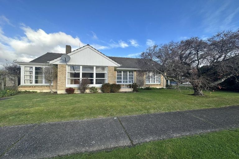 Photo of property in 39 Fraser Crescent, Elderslea, Upper Hutt, 5018