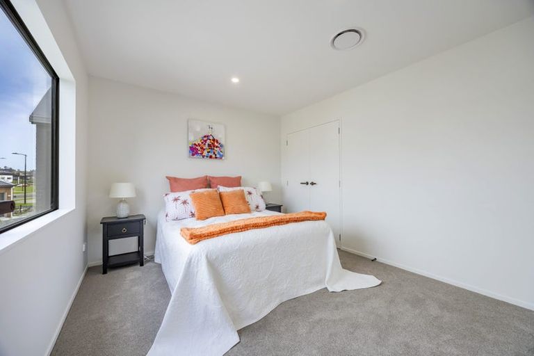 Photo of property in 6 Kartolina Crescent, Kumeu, 0810