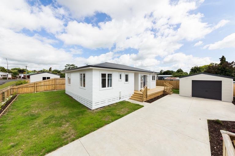 Photo of property in 1 Ferndale Place, Feilding, 4702