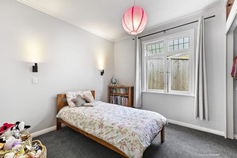 Photo of property in 94 Parkvale Road, Karori, Wellington, 6012