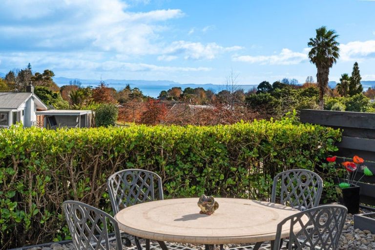 Photo of property in 18 Vista Close, Omokoroa, 3114