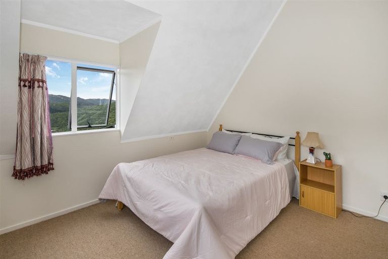 Photo of property in 2/61 Woodhouse Avenue, Karori, Wellington, 6012