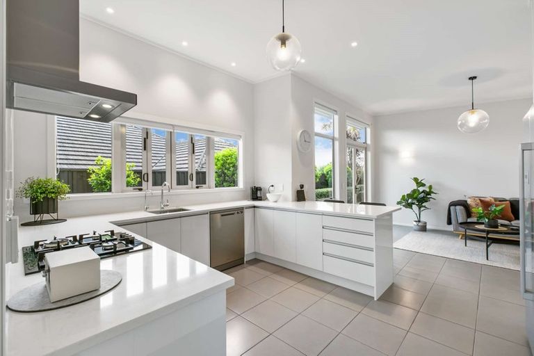 Photo of property in 18 Trinidad Place, Flagstaff, Hamilton, 3210