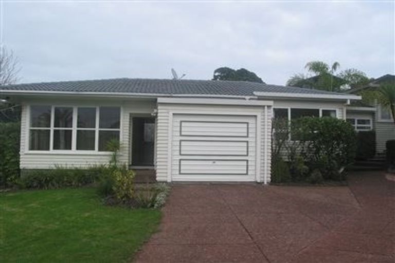 Photo of property in 1/140 Beach Road, Castor Bay, Auckland, 0620