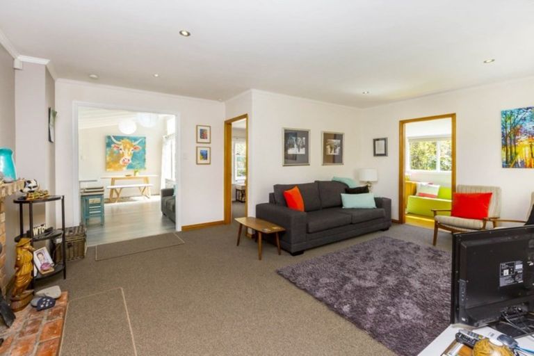 Photo of property in 38 Jocelyn Crescent, Pinehaven, Upper Hutt, 5019