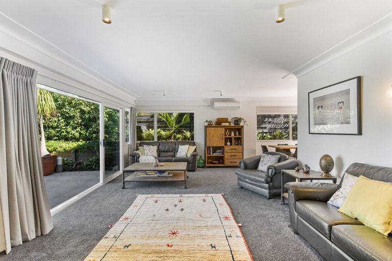 Photo of property in 18 Meadway, Sunnyhills, Auckland, 2010