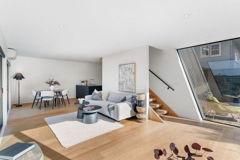 Photo of property in 2/42 Island Road, Beach Haven, Auckland, 0626