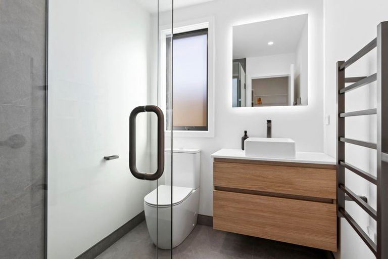 Photo of property in 32 Gillespie Street, Lake Hawea, 9382