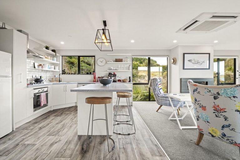 Photo of property in 46 Esplanade, Kaka Point, 9271