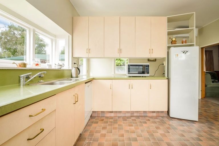 Photo of property in 65 Martin Avenue, Beckenham, Christchurch, 8023